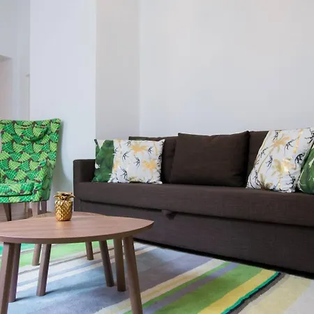Cozy In Old Apartment *